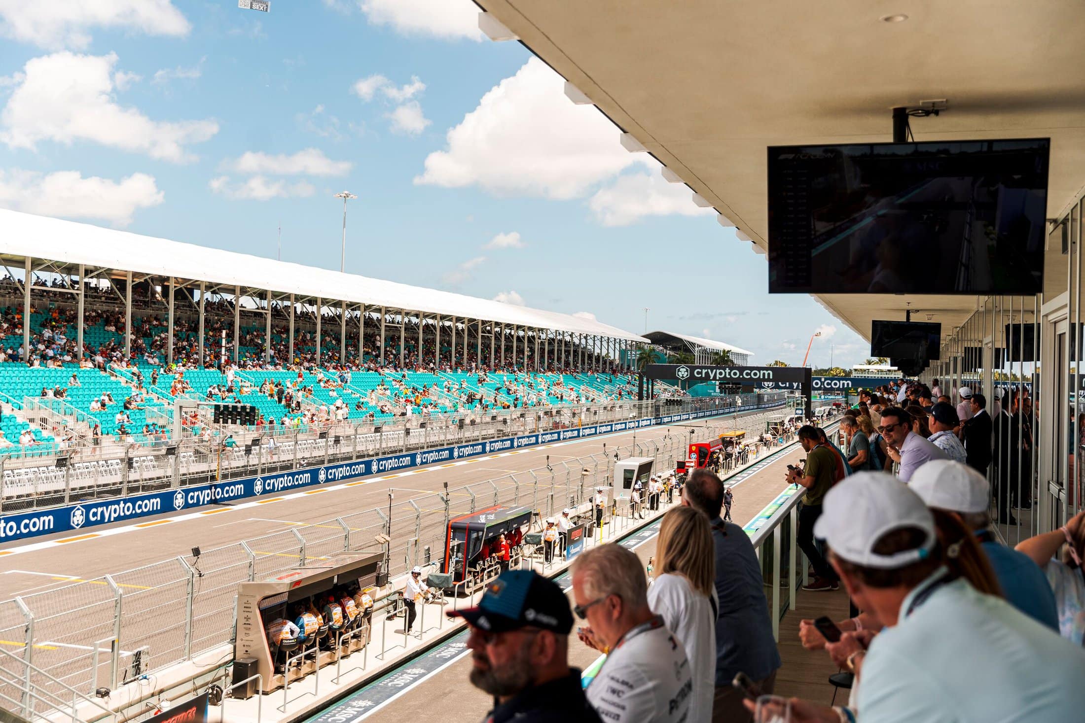 Paddock Club™ | F1® Experiences Legend  FORMULA 1 Miami 2026